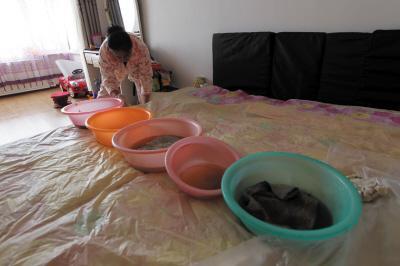 迭部楼上漏水，住户失联，小区没物管，业主维权难！律师来支招……